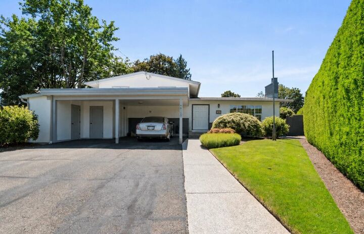 46122 Greenwood Drive — photo 1