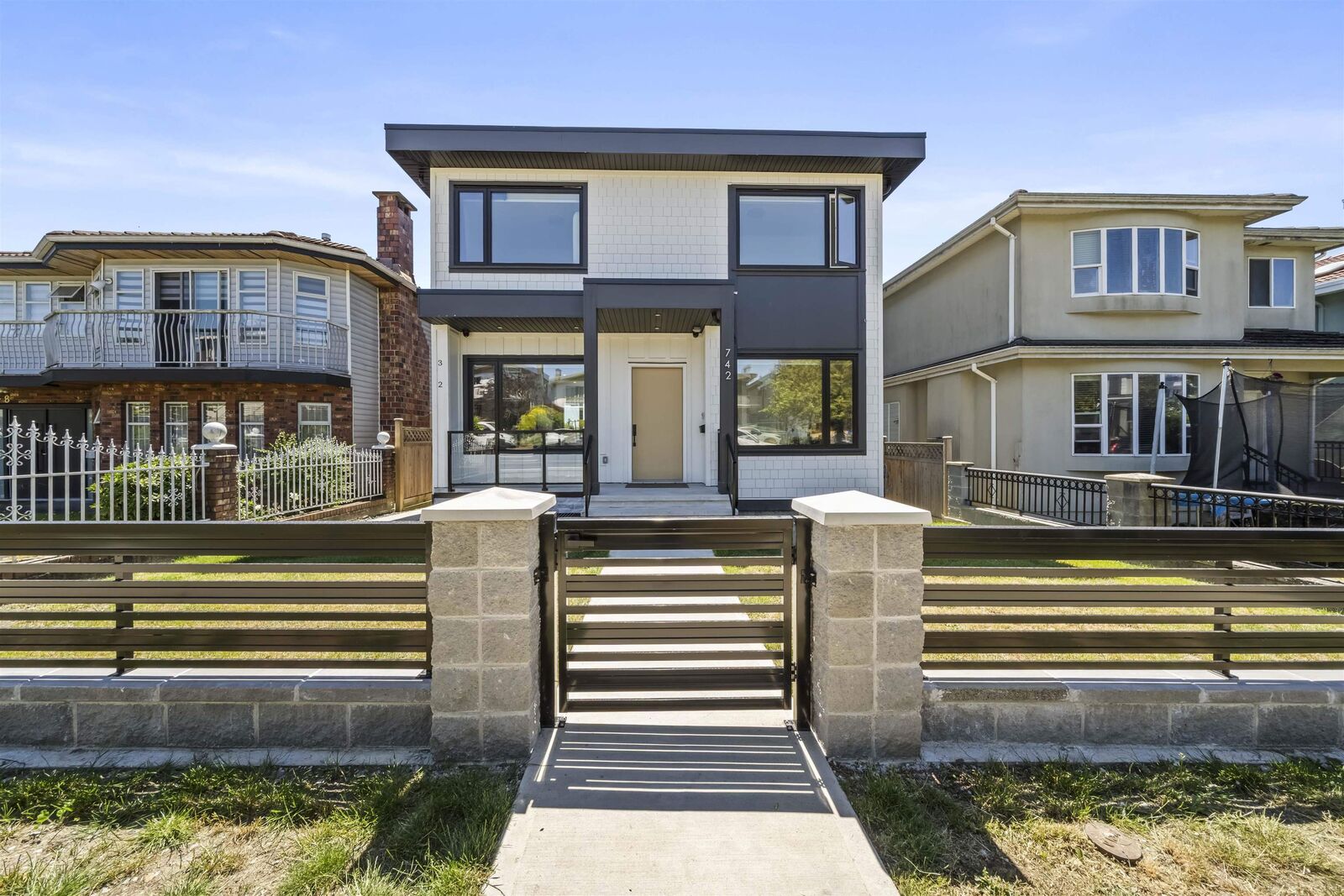 Property Photo: 742 E 58th Avenue BC V5X 1W3