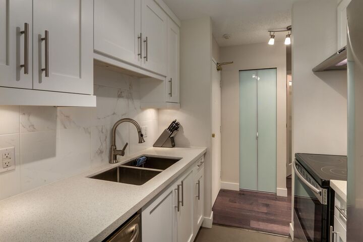 1611 E 3rd Avenue 203 — photo 1