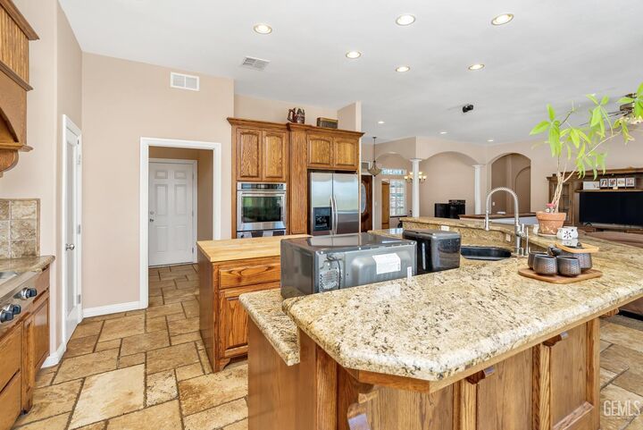 Property Photo: 20900 Fallen Leaf Drive CA 93561