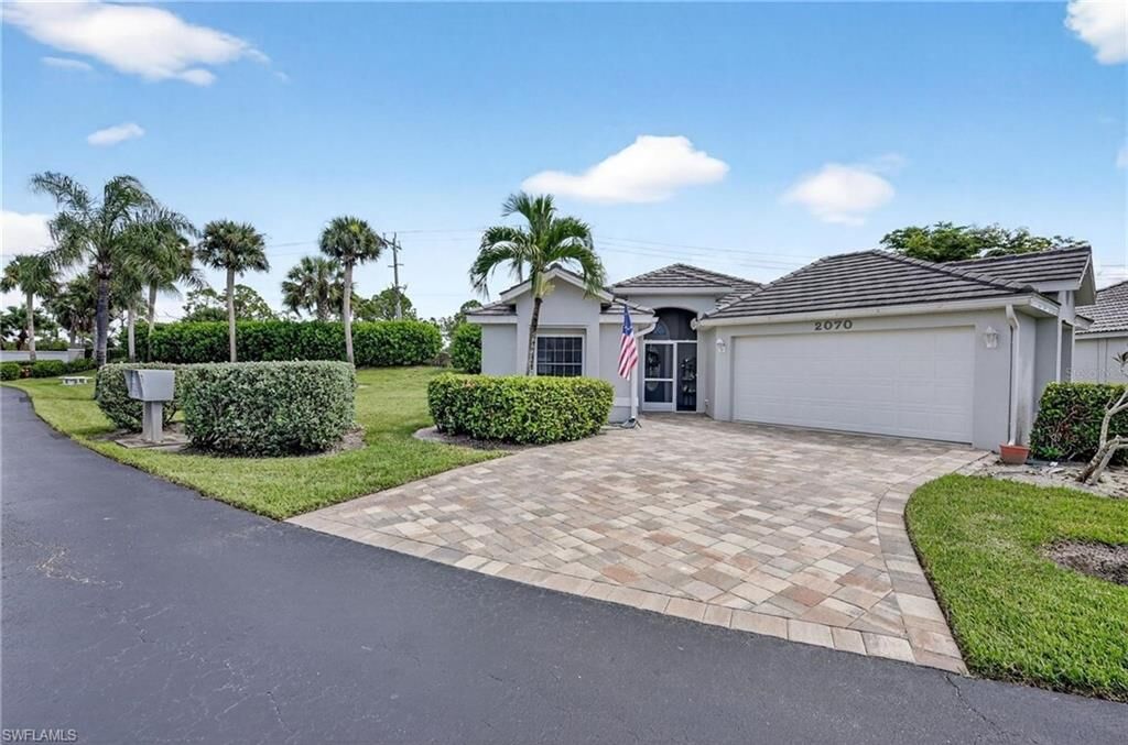 Property Photo:  2070 King Tarpon Dr  FL 33955 