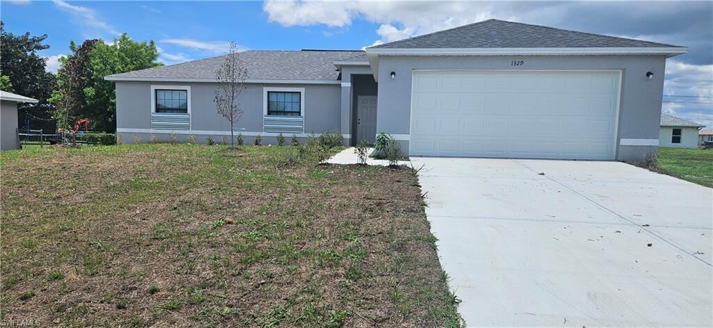 Property Photo: 1329 NE 19th St FL 33909
