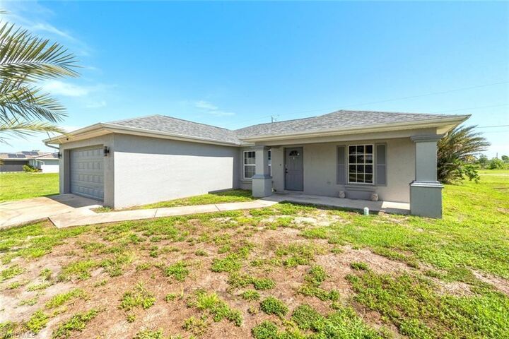 Property Photo: 2049 NE 25th St FL 33909