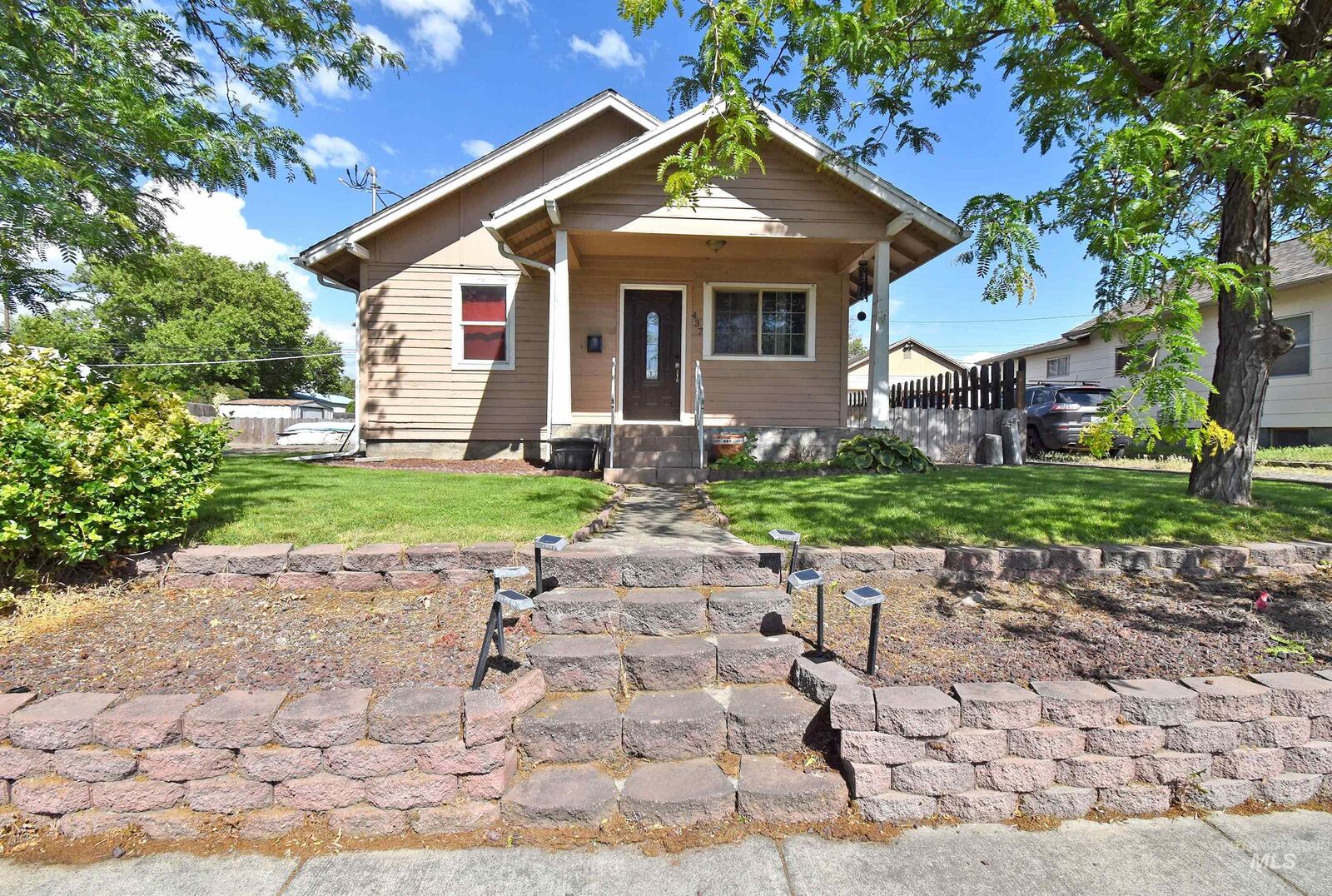 Property Photo:  437 12th Street  WA 99403 