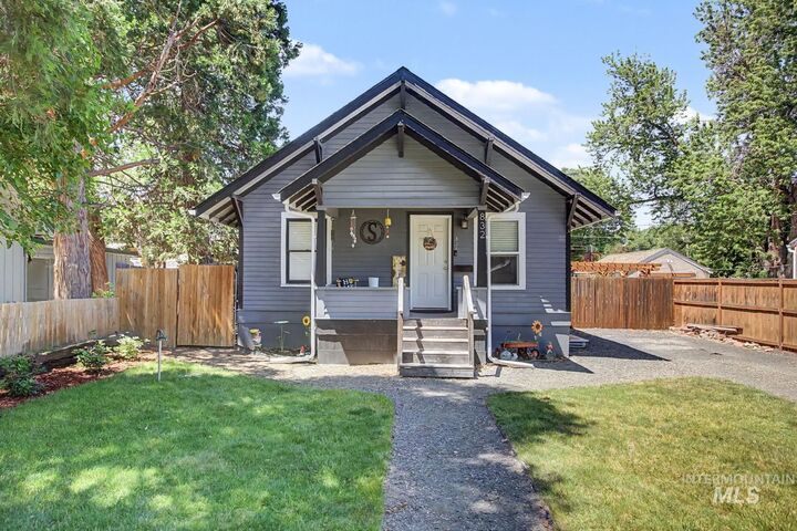 Property Photo: 832 11th Street WA 99403