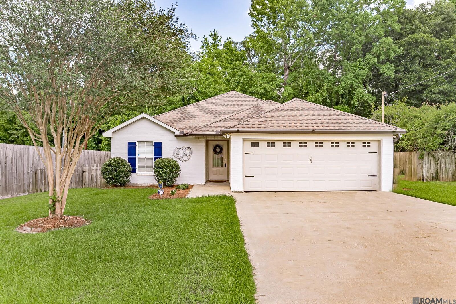 Property Photo: 18634 White Oak Dr LA 70769
