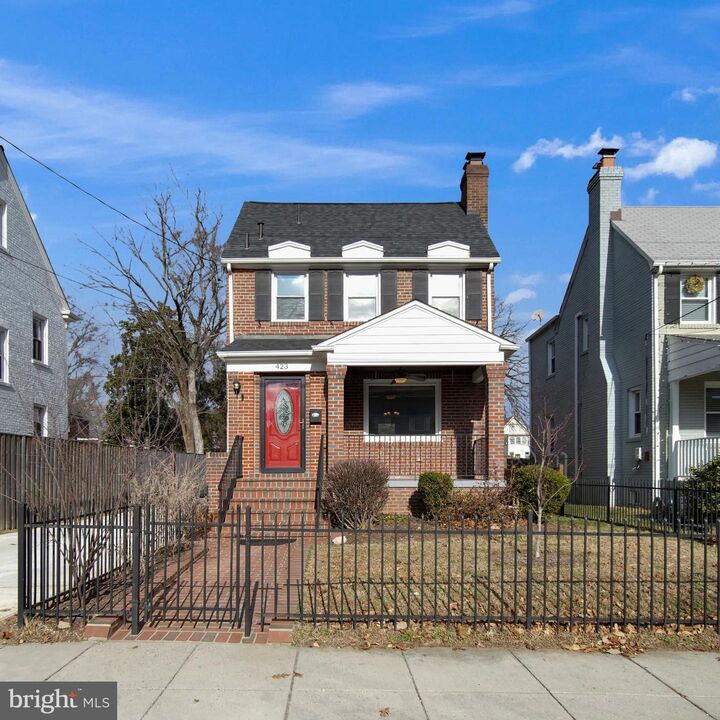 Property Photo:  423 Quackenbos Street NW  DC 20011 
