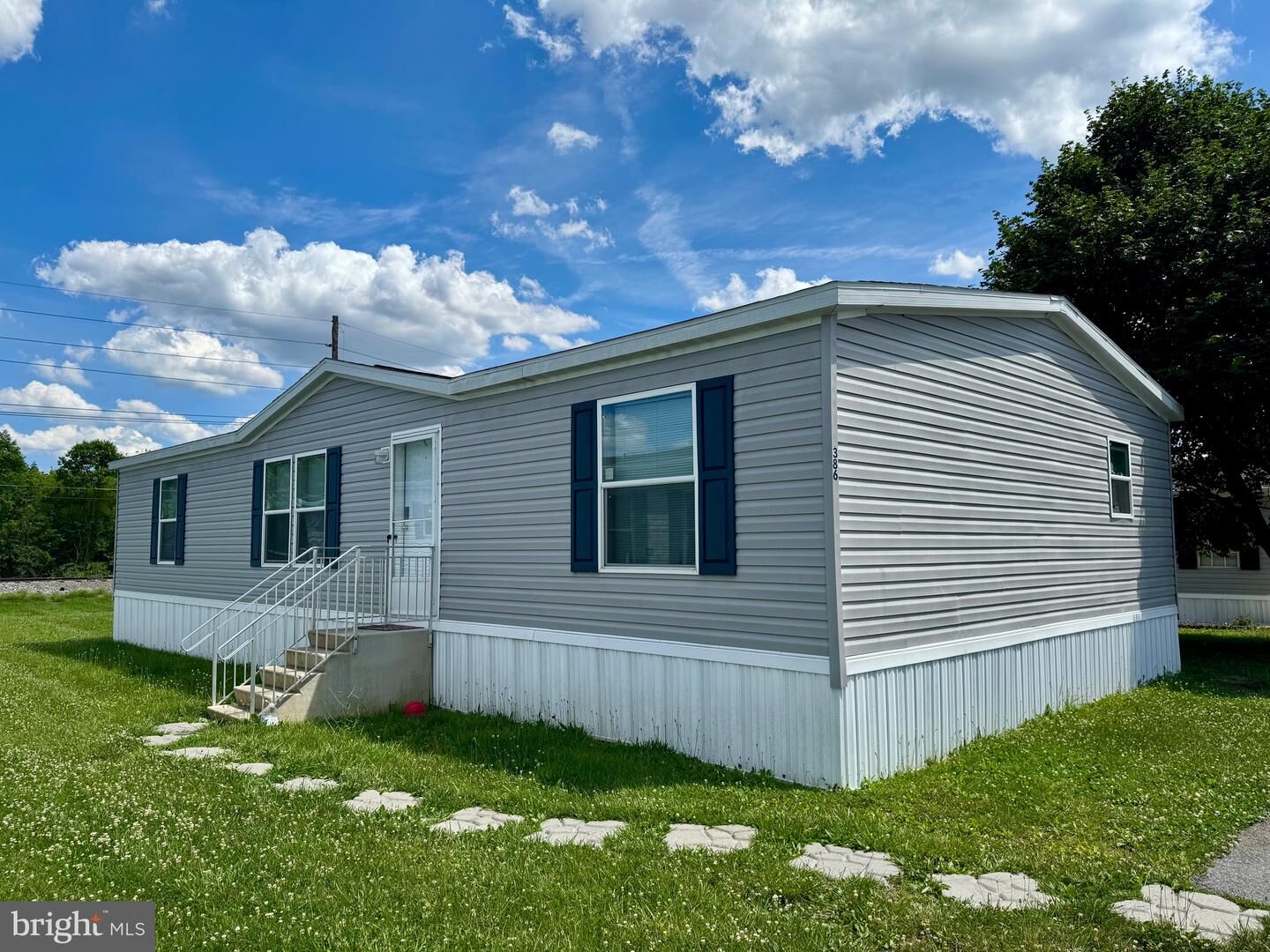 Property Photo:  386 Royal Crest Drive  WV 25405 