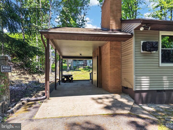 Property Photo:  18 White Oak Road  PA 18240 