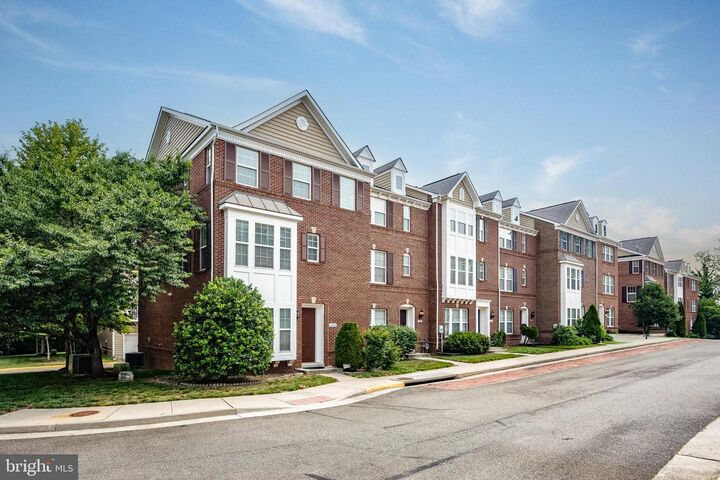 Property Photo: 2046 Blunt Lane VA 22303