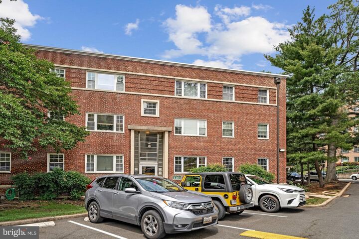 Property Photo:  1301 N Ode Street 115  VA 22209 