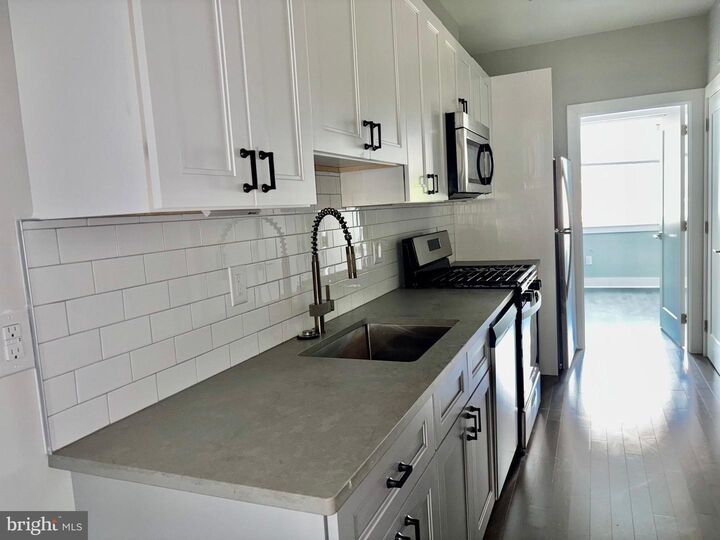 Property Photo:  5334 Cedar Avenue 36 6F  PA 19143 