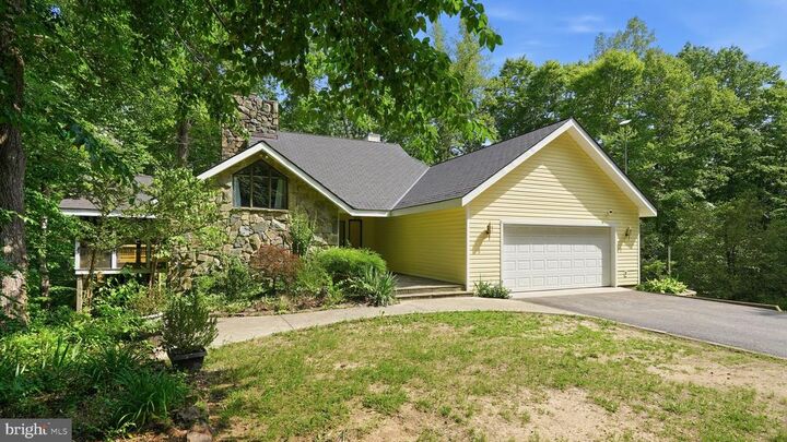 Property Photo:  47 Waucoma Trl  VA 22551 