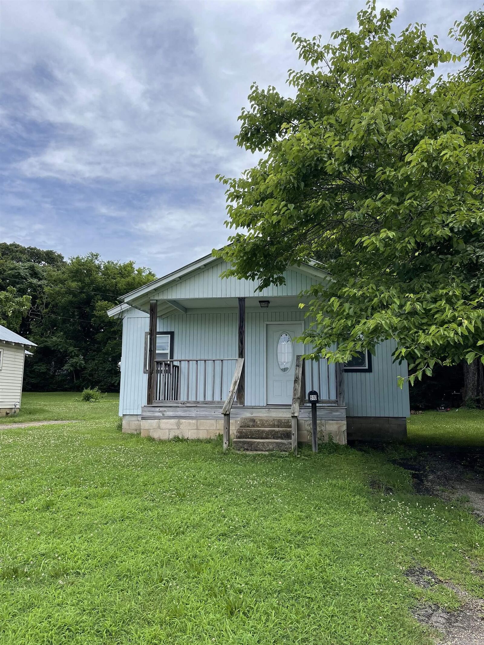 Property Photo:  910 Ninth Street  AR 71953 