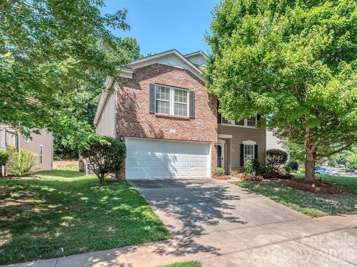 Property Photo:  7829 Ponderosa Pine Lane  NC 28215 