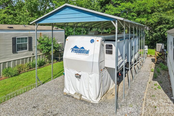 Property Photo:  109 Pike Point 203  NC 28785 