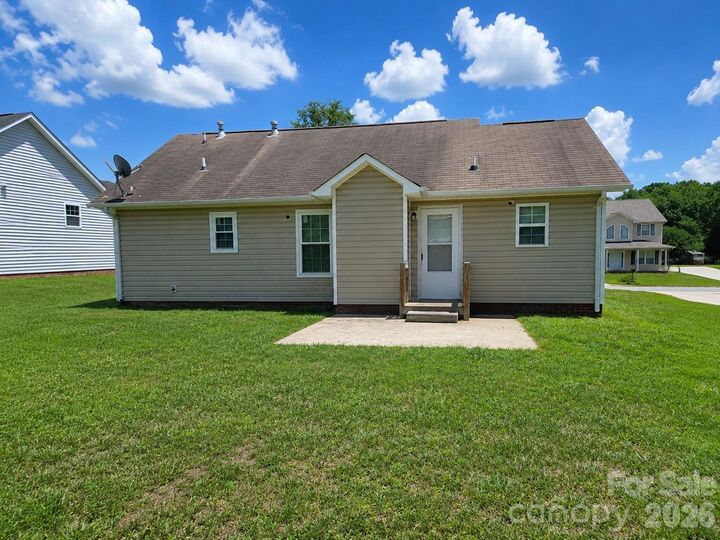 Property Photo:  1440 Bells Knox Road  NC 28214 