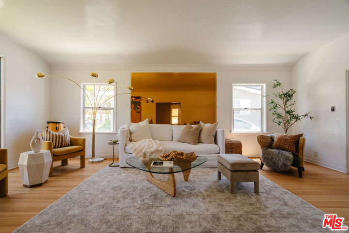 Property Photo:  1633 Ellsmere Ave  CA 90019 