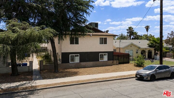 Property Photo: 221 E 19th St CA 92404