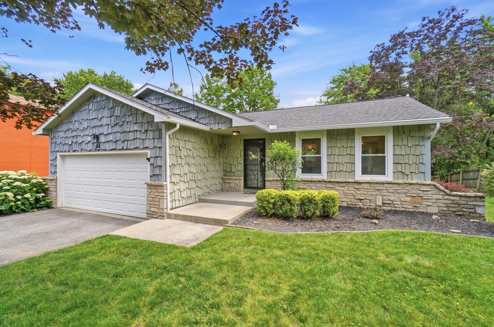Property Photo:  44 N Spring Road  OH 43081 