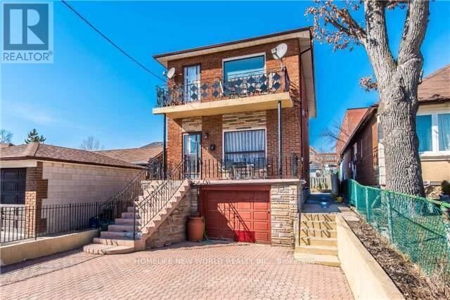 Property Photo:  2 Thornton Avenue 1  ON M6E 2C9 