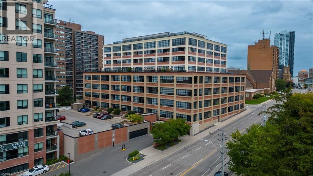 Property Photo:  112 Benton Street 601  ON N2G 3H6 