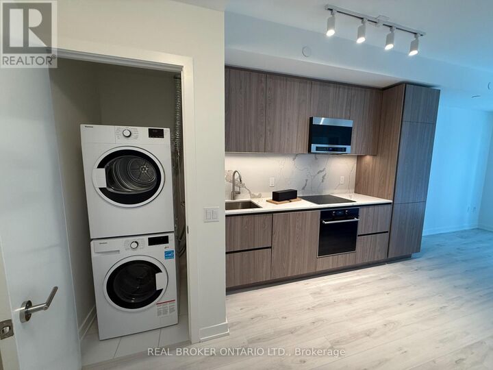 Property Photo:  120 Broadway Avenue 2007N  ON M4P 0E9 