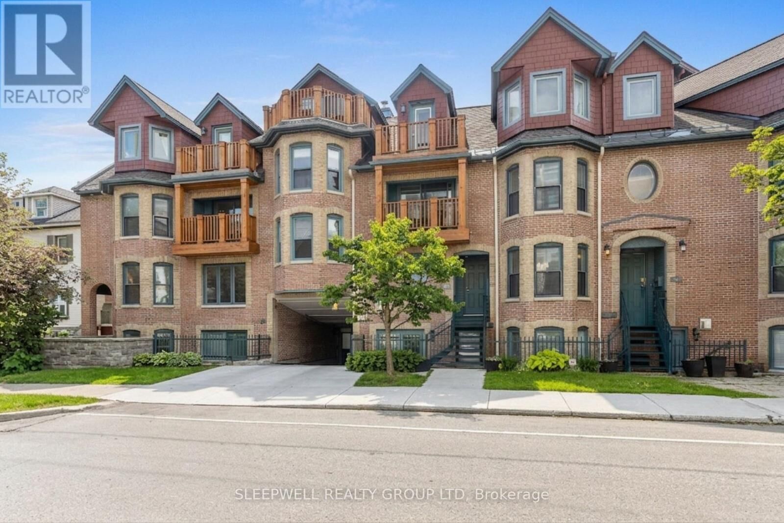 Property Photo:  226 Wilbrod Street 1  ON K1N 6L6 
