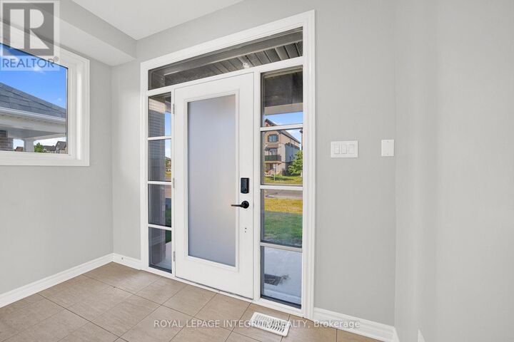 Property Photo: 918 Kilbirnie Drive ON K2J 6G2