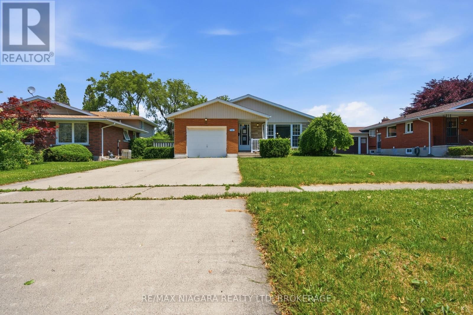 Property Photo:  6579 Crawford Street  ON L2E 5Z3 