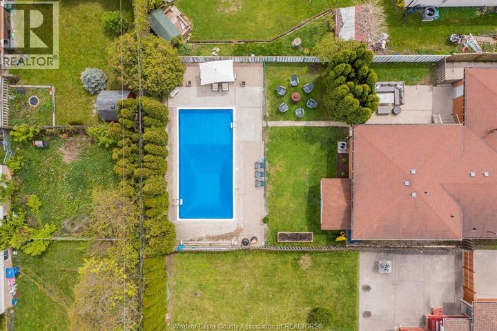 Property Photo: 2958 Lloyd George Boulevard ON N8T 2V1