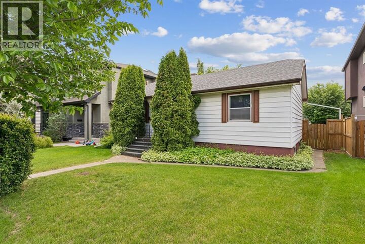 Property Photo:  409 29 Avenue Northwest  AB T2M 2M4 