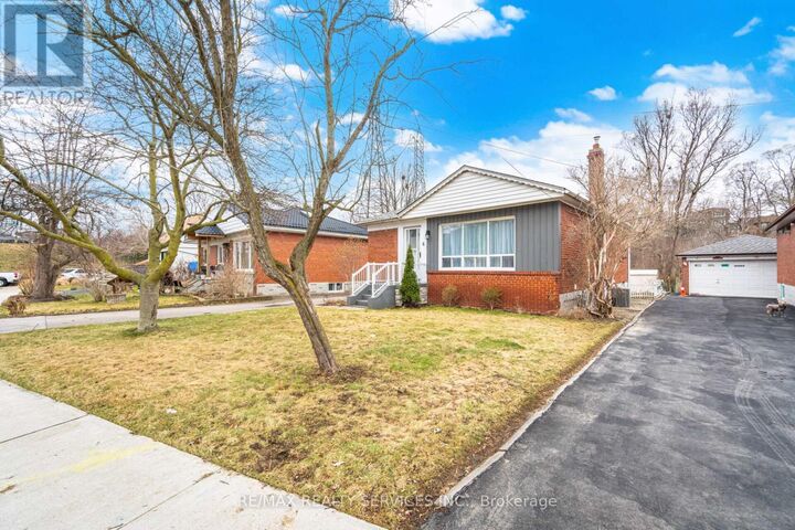 Property Photo:  6 Bonnyview Drive  ON M8Y 3G6 