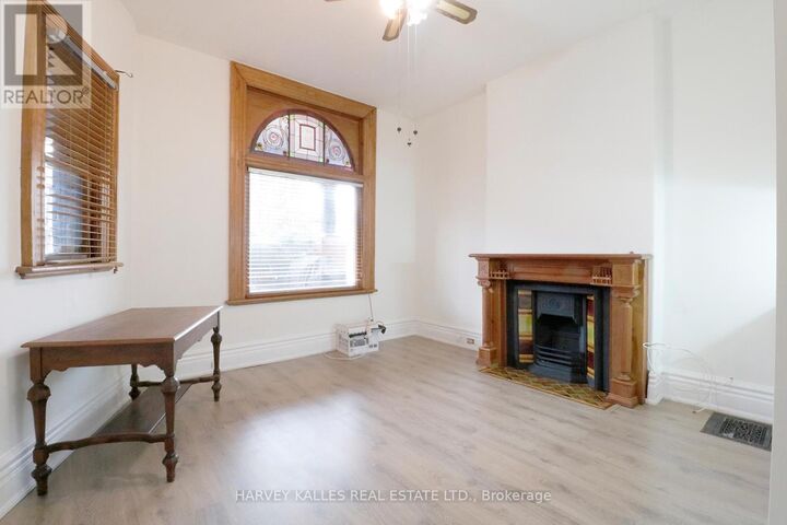 Property Photo: 39 Macdonell Avenue 1 ON M6R 2A3