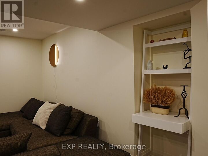 Property Photo:  1167 Bancroft Drive Bsmt  ON L5V 1B6 