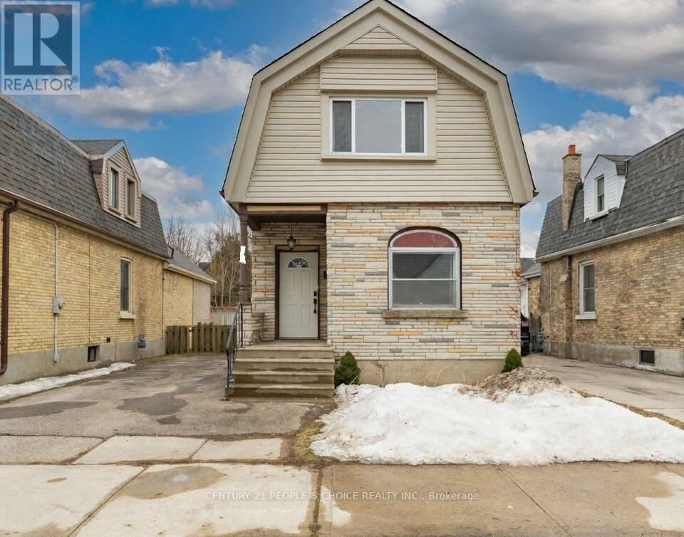 Property Photo:  28 Mount Pleasant Avenue  ON N6H 1C9 