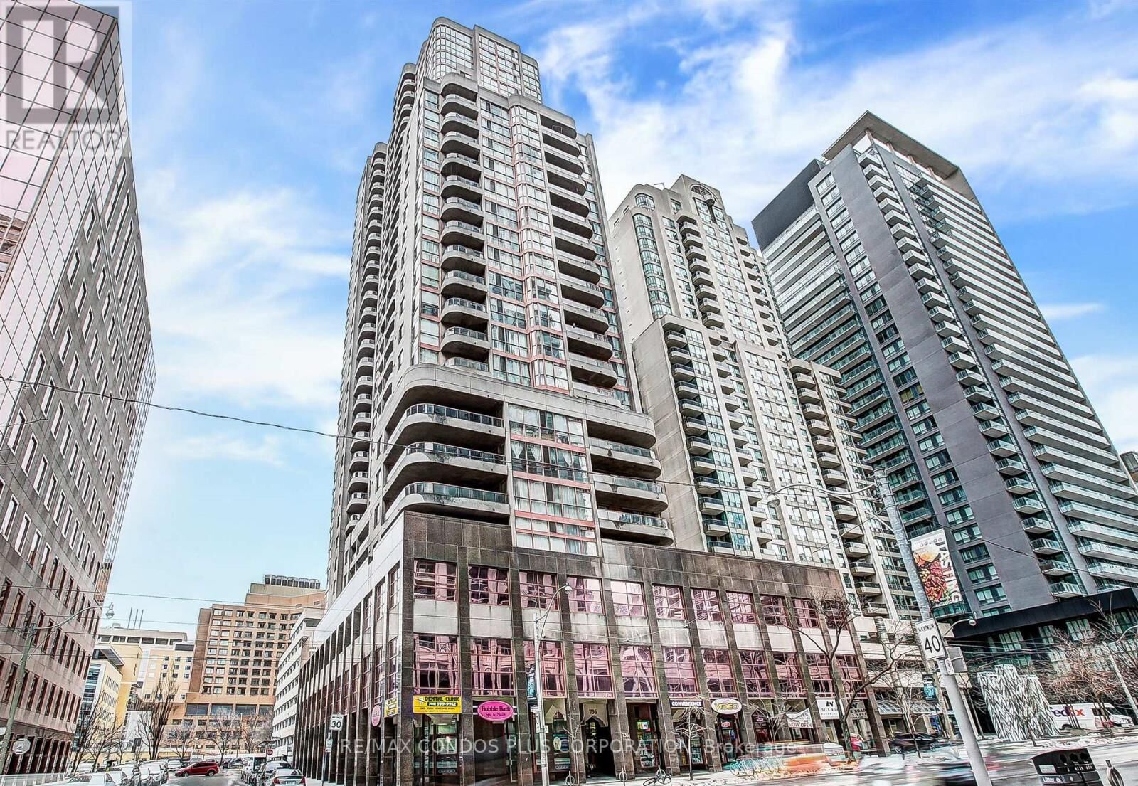 Property Photo:  736 Bay Street 1601  ON M5G 2M4 