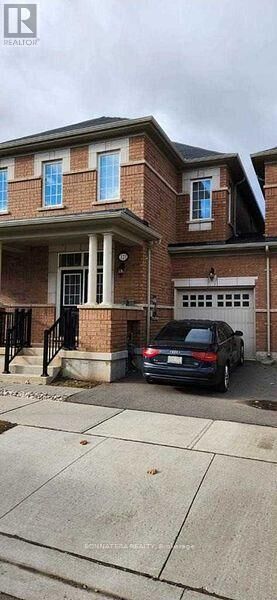 Property Photo: 121 Huguenot Road ON L6H 7C4