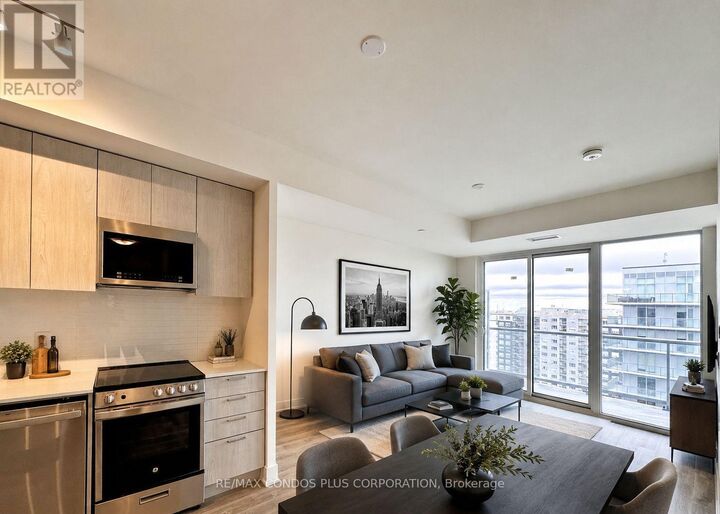 Property Photo:  185 Deerfield Road 1302  ON L3Y 0G7 