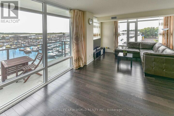Property Photo:  90 Stadium Road 522  ON M5V 3W5 