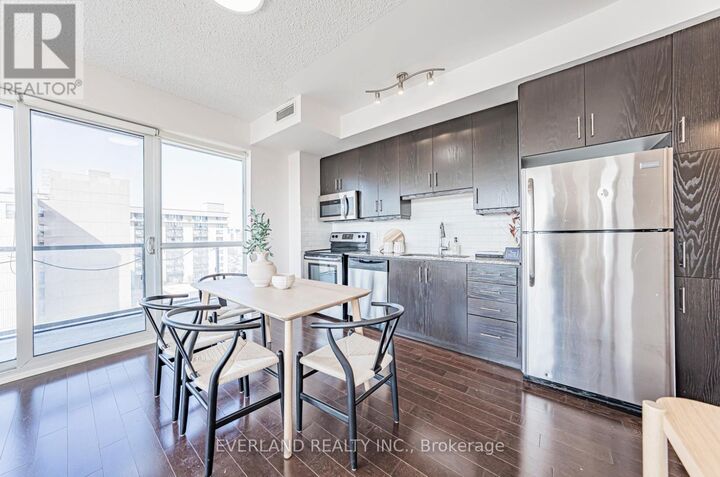 Property Photo:  15 James Finlay Way 834  ON M3M 0B3 