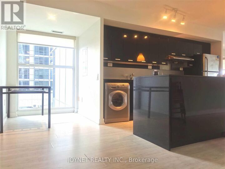 Property Photo: 29 Singer Court 305 ON M2K 0B3