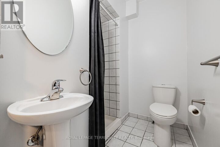 Property Photo:  171 Christie Street Top Floor  ON M6G 3B3 