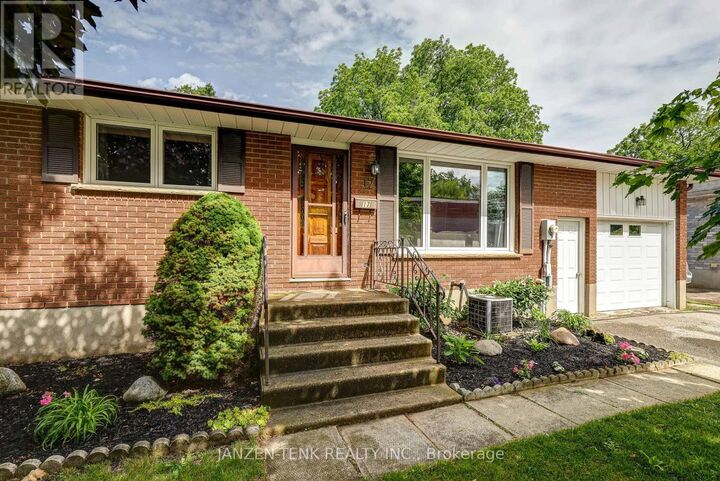 Property Photo: 17 St Andrew Street ON N5H 2M9