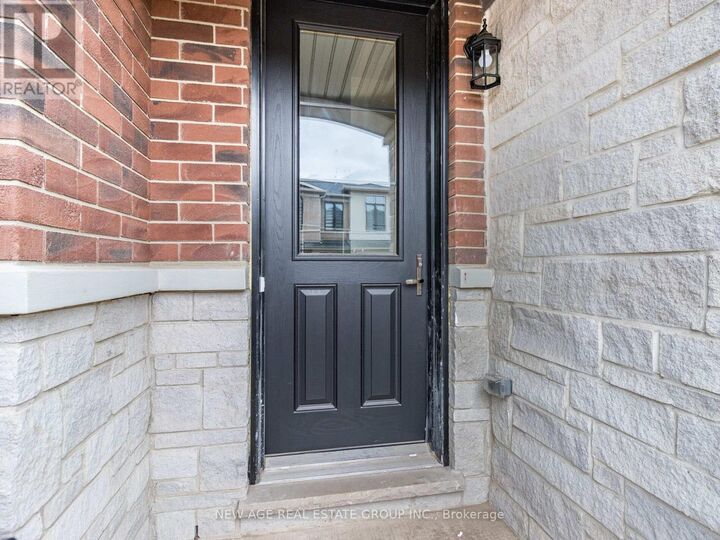 Property Photo:  1419 Oakmont Common  ON L7P 0V8 