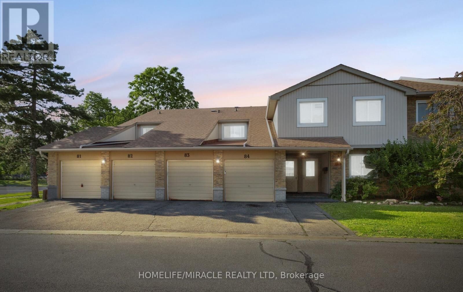 Property Photo: 6797 Formentera Avenue 81 ON L5N 2L6