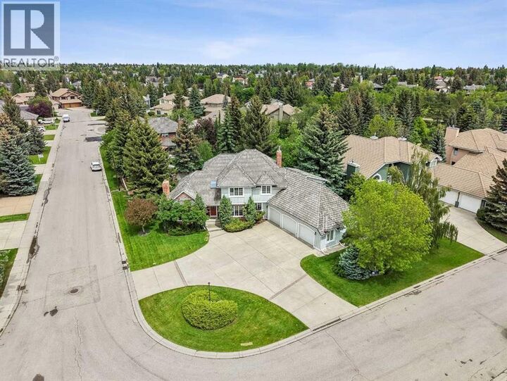 Property Photo:  65 Woodpath Terrace Southwest  AB T2W 5Z5 