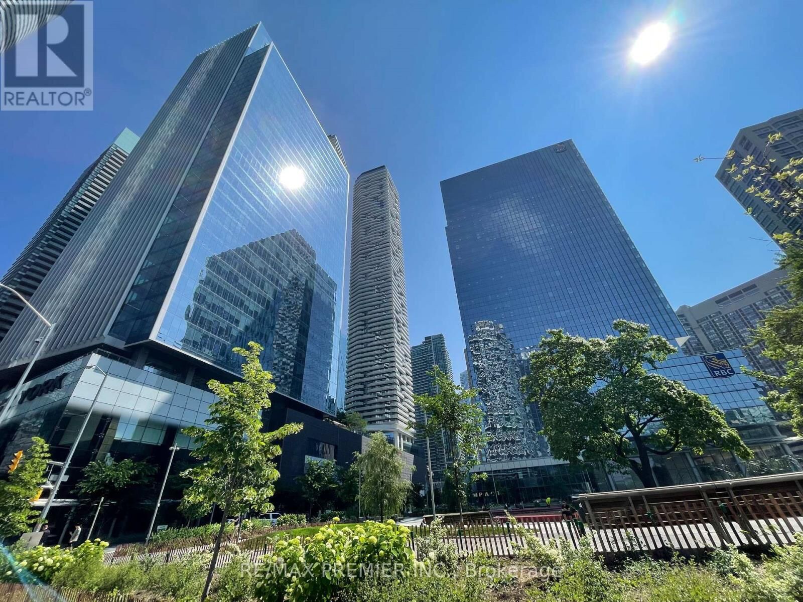 Property Photo:  88 Harbour Street 2008  ON M5J 0C3 
