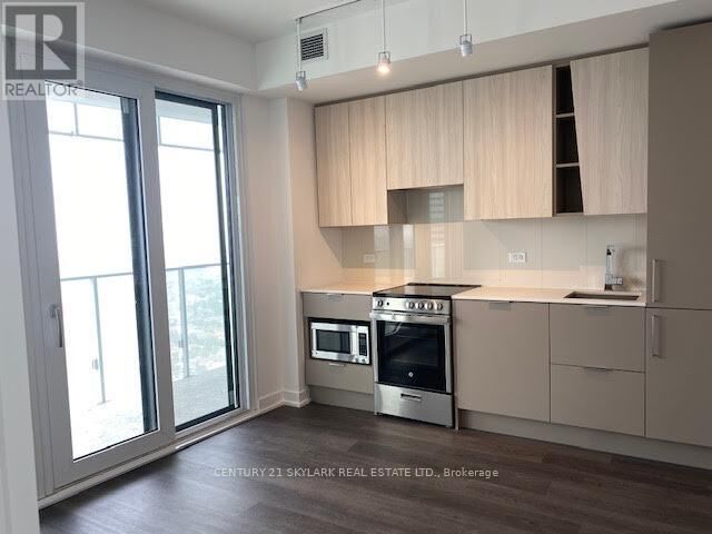 Property Photo:  3900 Confederation Parkway  ON L5B 0M3 