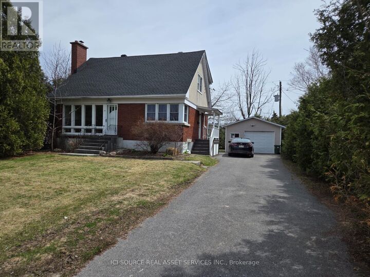 Property Photo:  30 Sunnycrest Drive  ON K2E 5Y2 